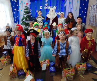 С Новым годом! С Новым годом!.